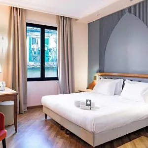 https://hotel-laurus-al-duomo.it-tuscanyhotel.com